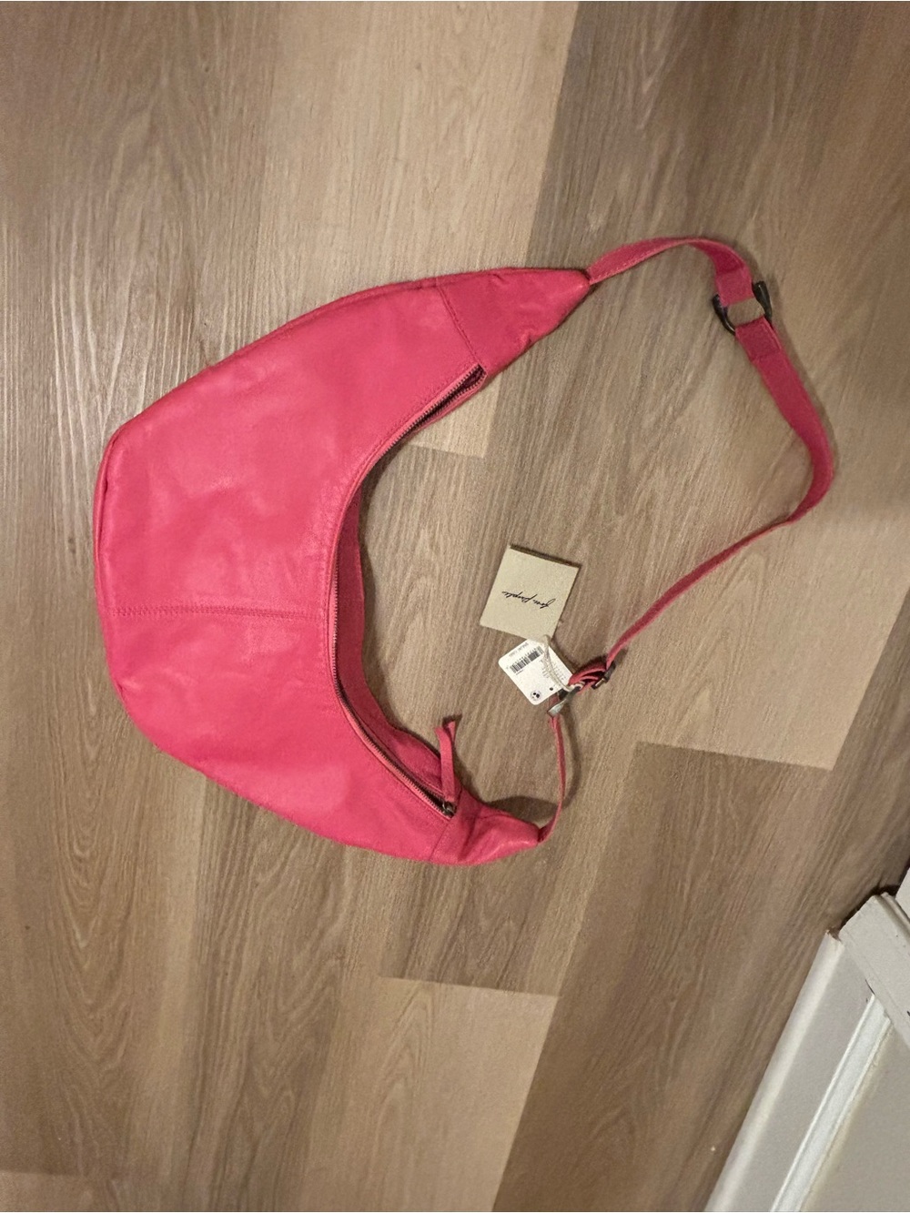 NWT FREE PEOPLE IDLE HANDS SLING BAG - SLOUCHY BAG